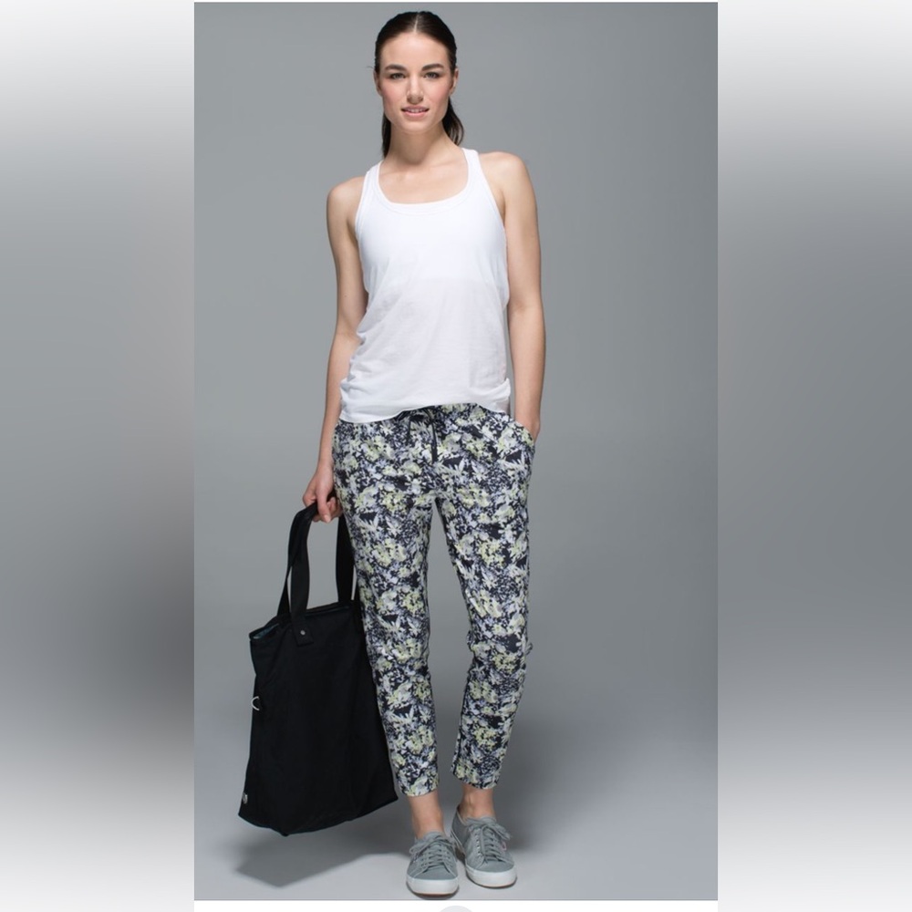 Lululemon Jet Crop (Slim) Size 6